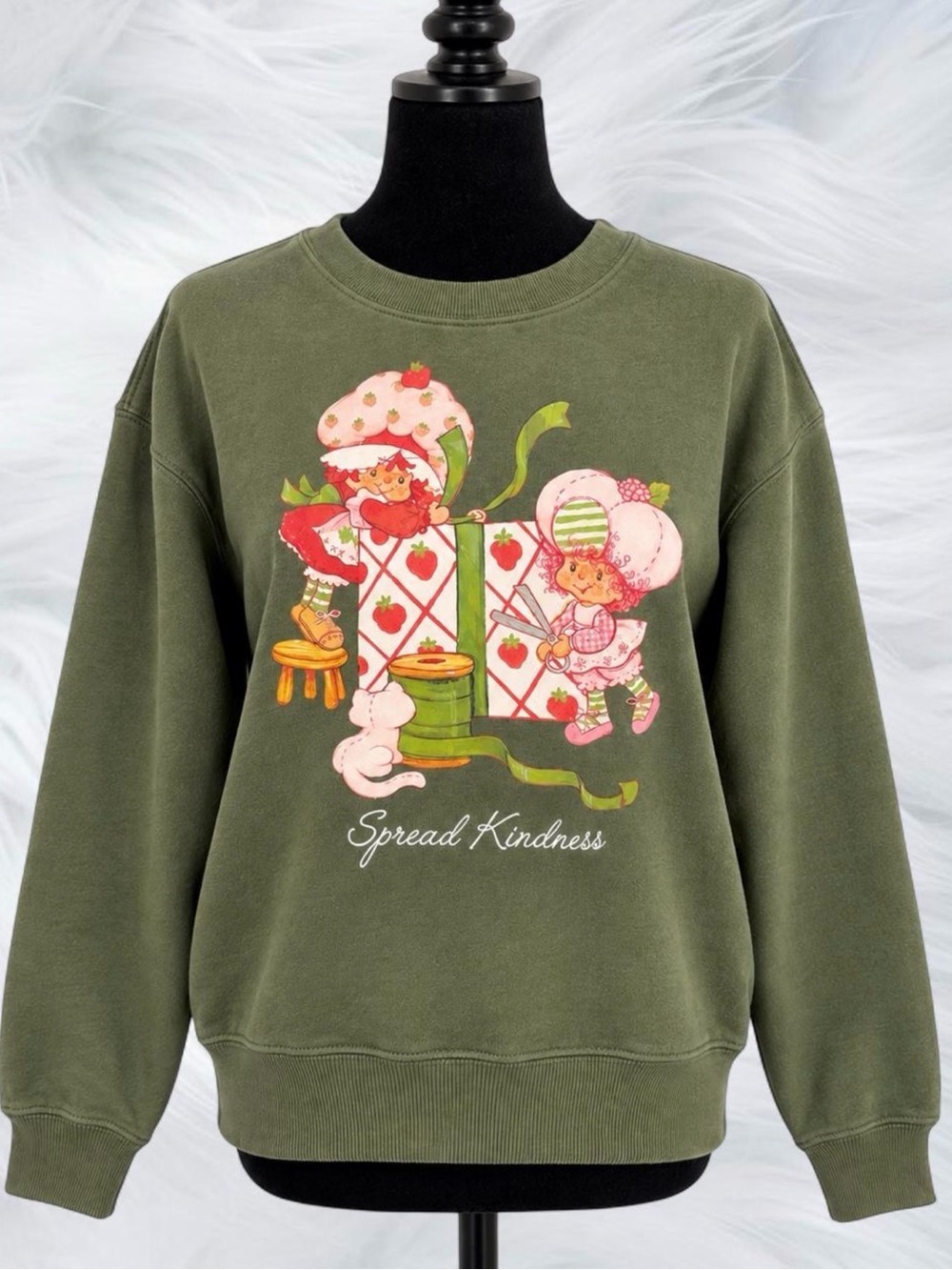 Strawberry Shortcake “Spread Kindness” Crewneck Sweatshirt – Women’s Size Small
